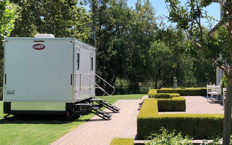 Luxury portable restrooms